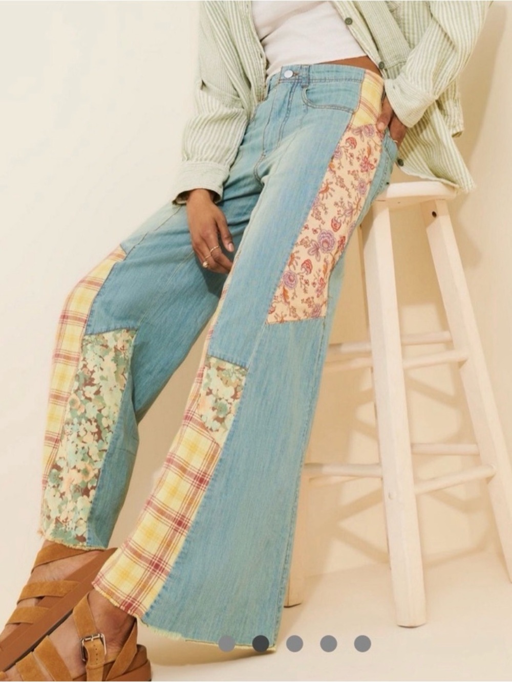 Anthropologie Pilcro Adi Mid-Rise Relaxed Flare Patchwork Jean Size 29 - Picture 4 of 6
